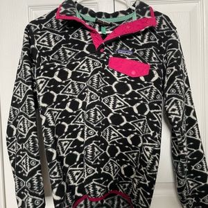 XS Patagonia fish synchilla